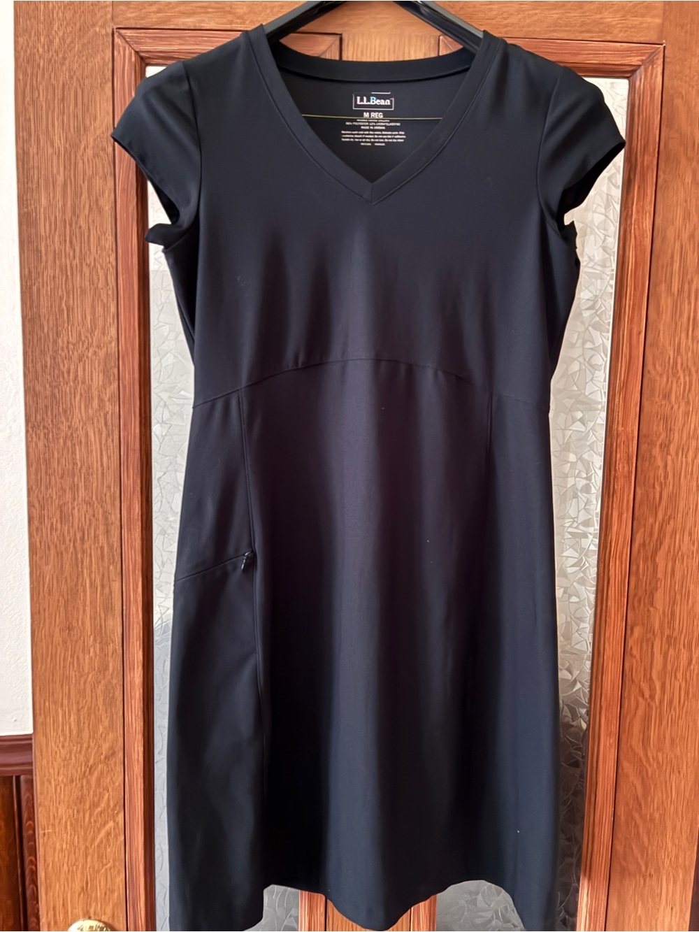 L.L. Bean Women's Black V-Neck Cap Sleeve Dress - Medium